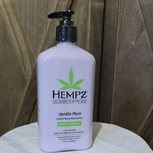 NIP Hempz Vanilla Plum Herbal Body Moistirizer
